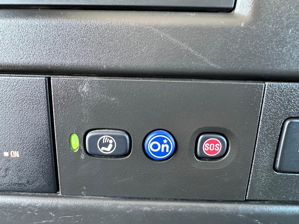 Chevrolet Express 3500 Vehicle Full-screen Gallery Image 33