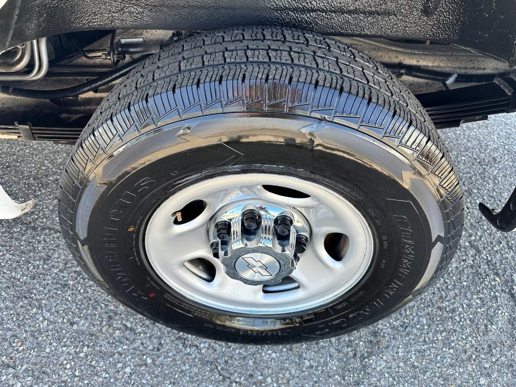 Chevrolet Express 3500 Vehicle Full-screen Gallery Image 44