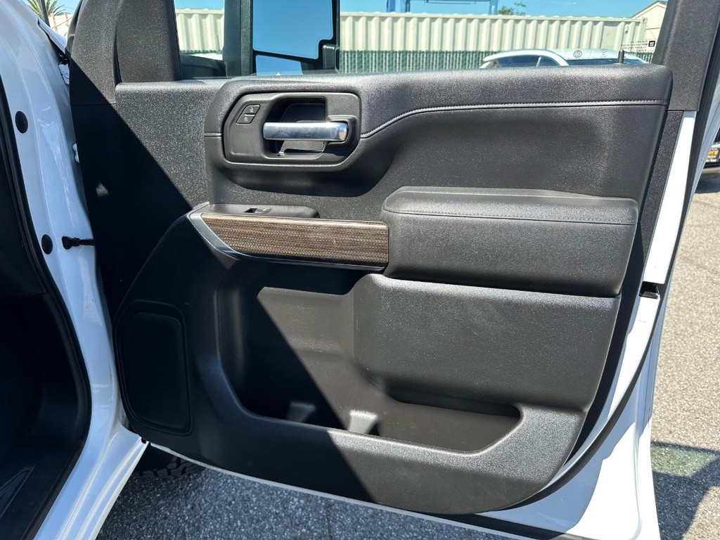 2020 Chevrolet Silverado 2500HD LT photo 17
