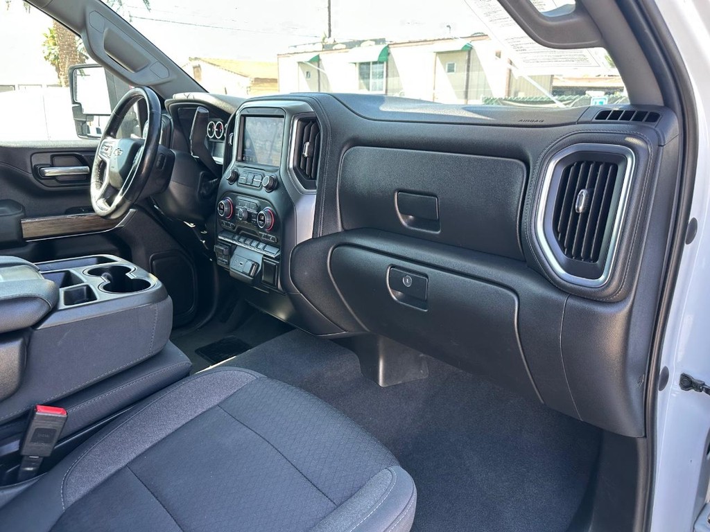 2020 Chevrolet Silverado 2500HD LT photo 18