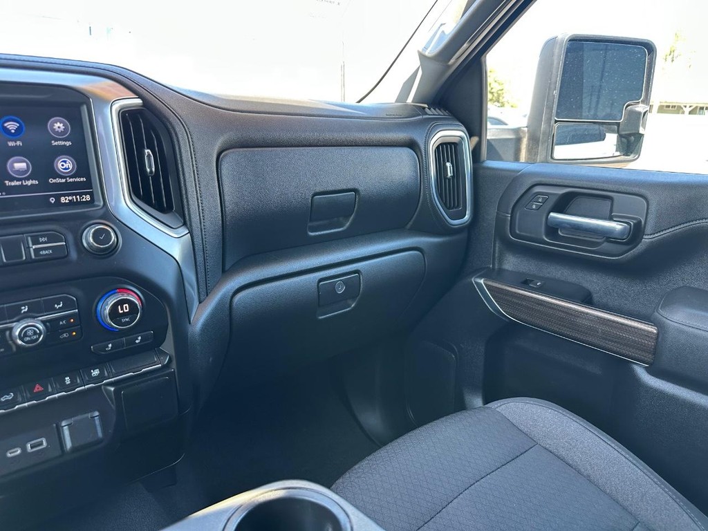 2020 Chevrolet Silverado 2500HD LT photo 24