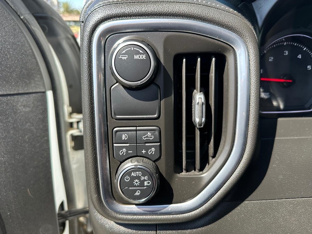 2020 Chevrolet Silverado 2500HD LT photo 33