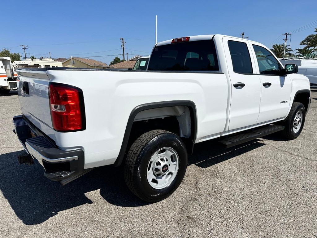 GMC Sierra 2500 Vehicle Full-screen Gallery Image 06