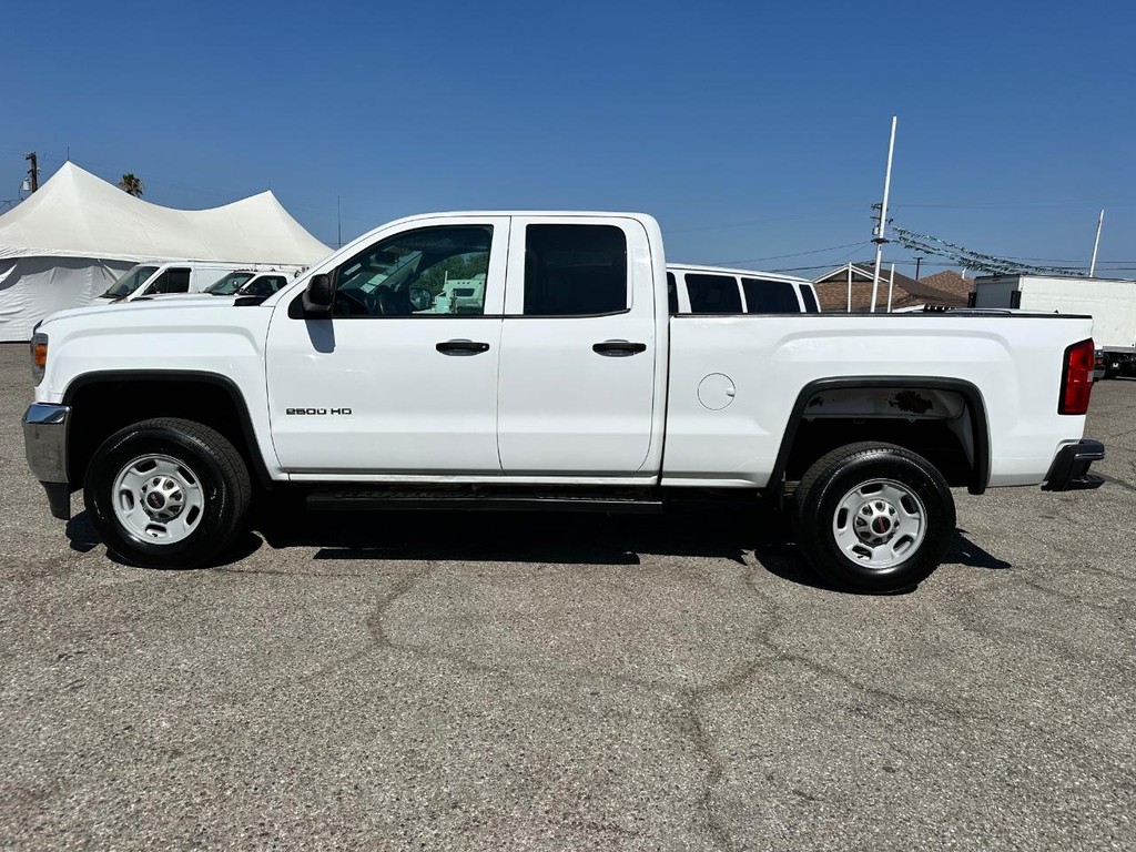 GMC Sierra 2500 Vehicle Full-screen Gallery Image 11