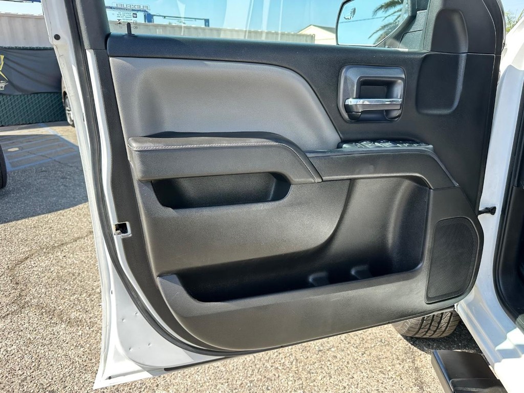 GMC Sierra 2500 Vehicle Full-screen Gallery Image 15