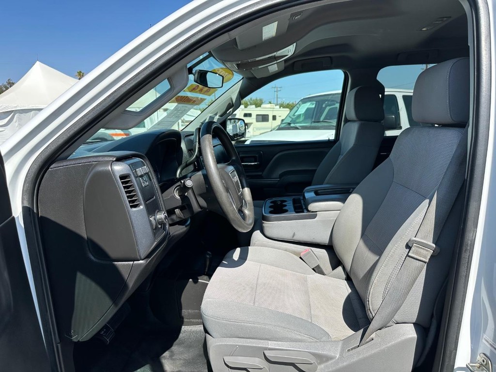 GMC Sierra 2500 Vehicle Full-screen Gallery Image 17