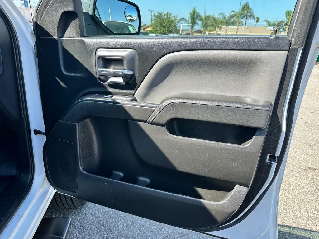 GMC Sierra 2500 Vehicle Full-screen Gallery Image 19