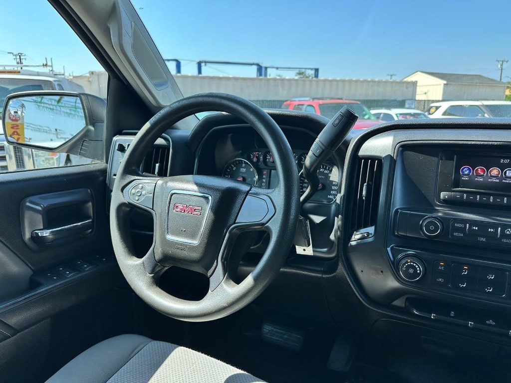 GMC Sierra 2500 Vehicle Full-screen Gallery Image 24