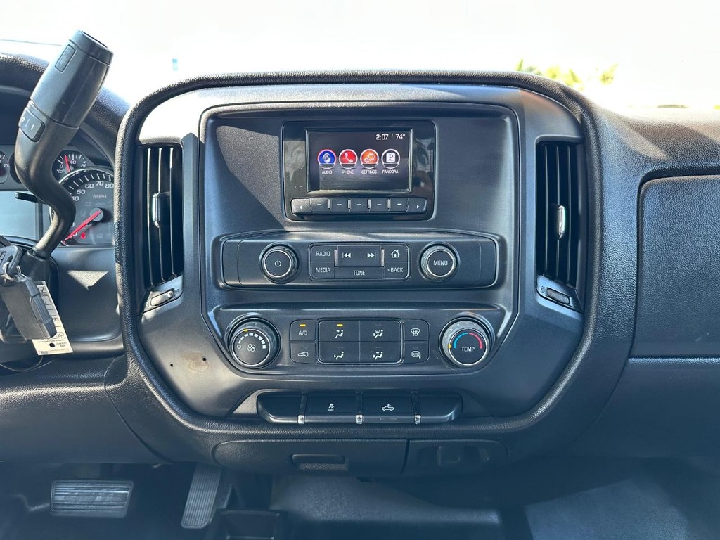 GMC Sierra 2500 Vehicle Full-screen Gallery Image 25