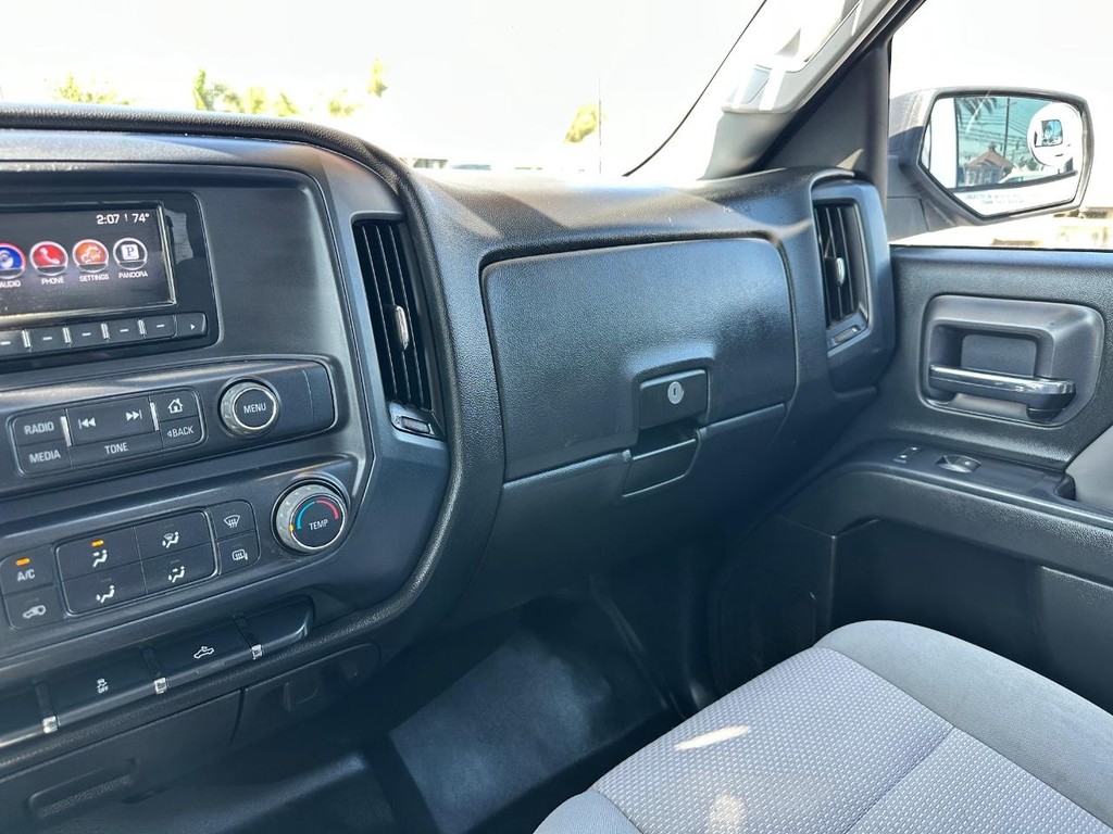 GMC Sierra 2500 Vehicle Full-screen Gallery Image 26