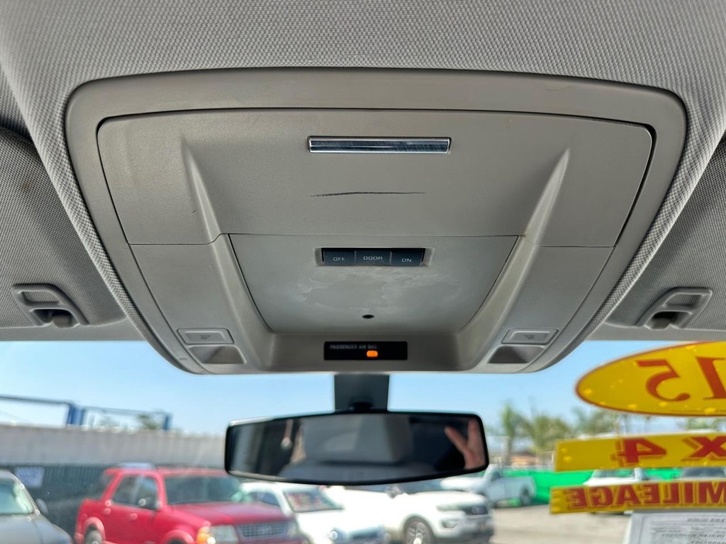 GMC Sierra 2500 Vehicle Full-screen Gallery Image 28