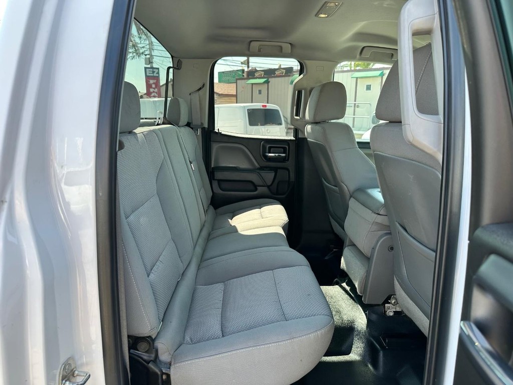 GMC Sierra 2500 Vehicle Full-screen Gallery Image 30