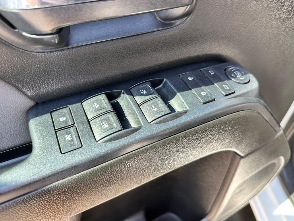 GMC Sierra 2500 Vehicle Full-screen Gallery Image 33