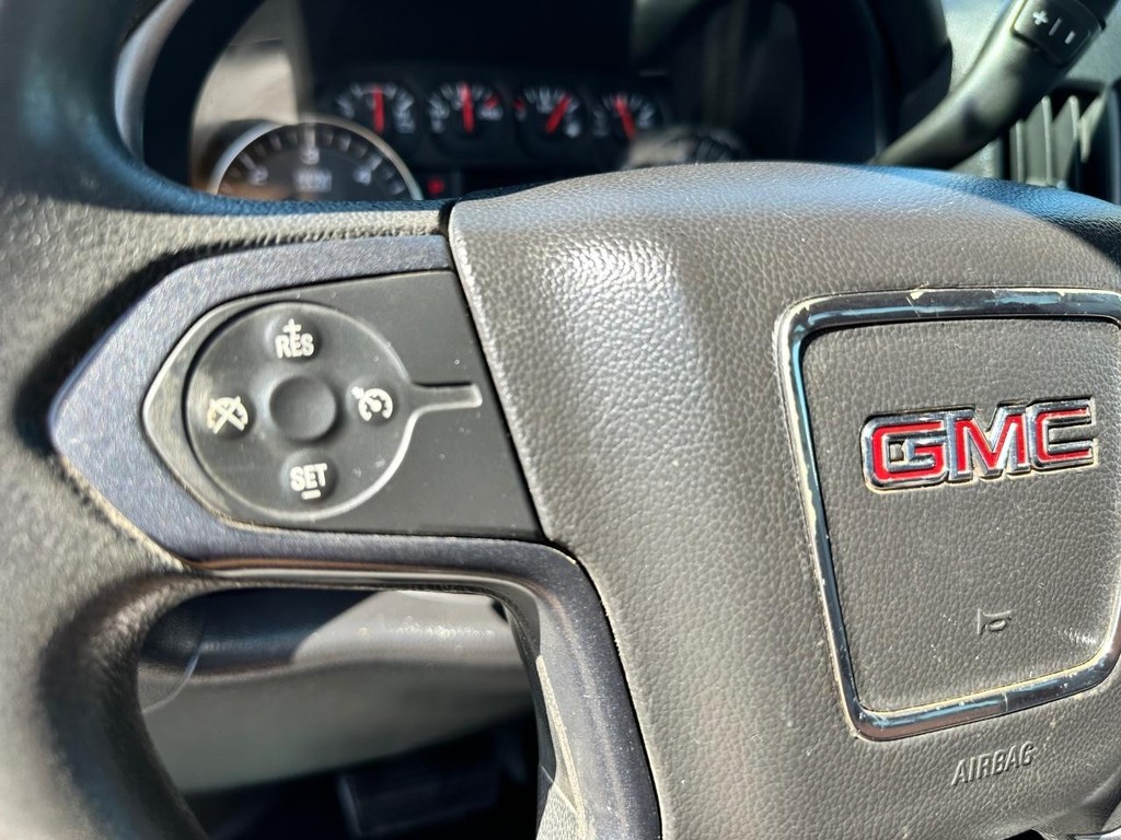 GMC Sierra 2500 Vehicle Full-screen Gallery Image 35