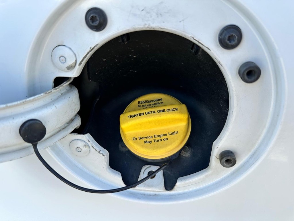 GMC Sierra 2500 Vehicle Full-screen Gallery Image 42