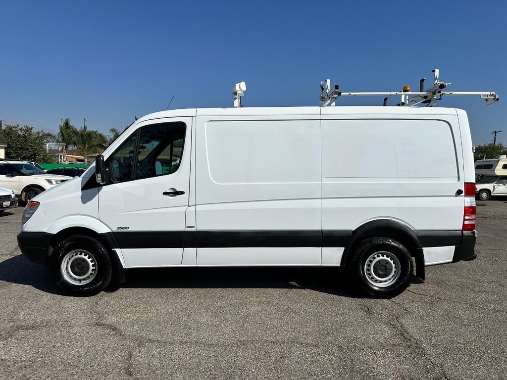 Mercedes-Benz Sprinter Vehicle Full-screen Gallery Image 12