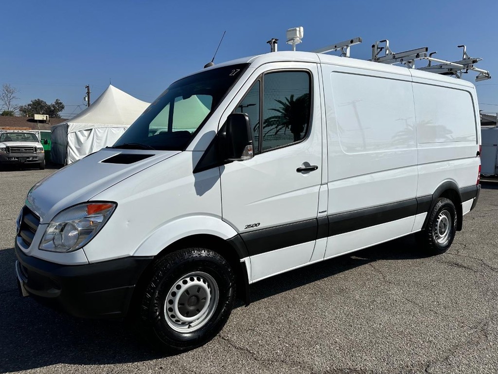 Mercedes-Benz Sprinter Vehicle Full-screen Gallery Image 13