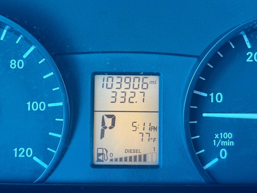 Mercedes-Benz Sprinter Vehicle Full-screen Gallery Image 30