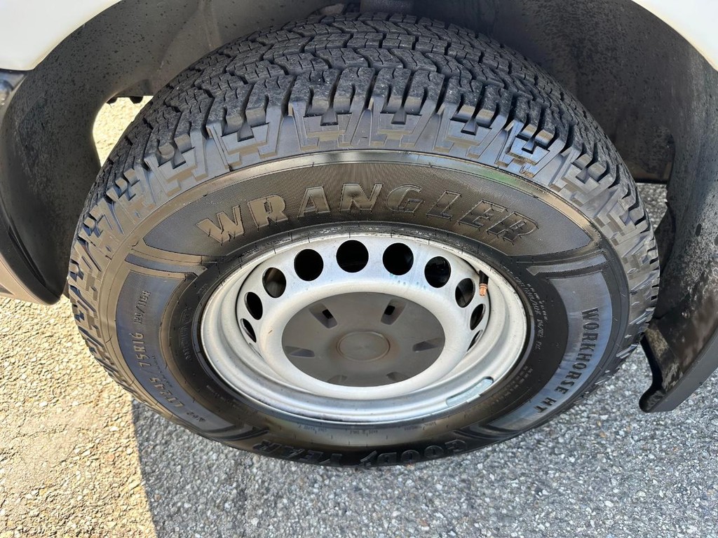 Mercedes-Benz Sprinter Vehicle Full-screen Gallery Image 44