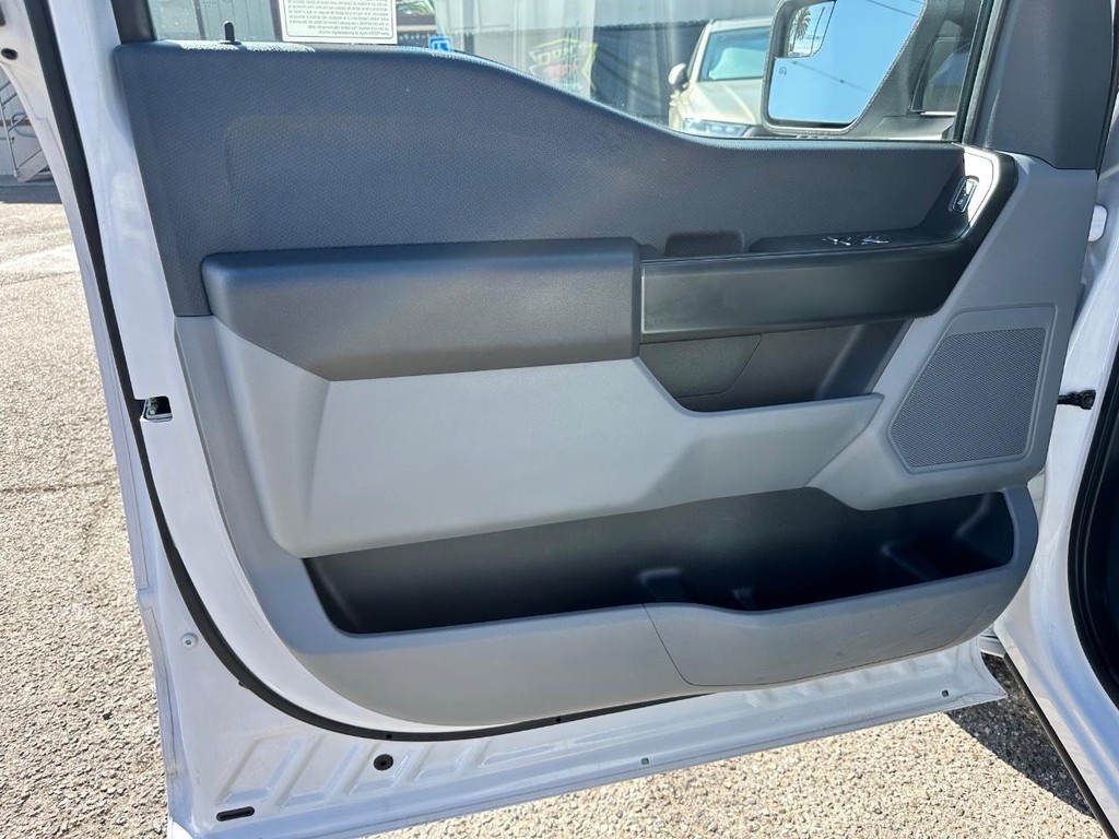 Ford F-150 Vehicle Full-screen Gallery Image 15