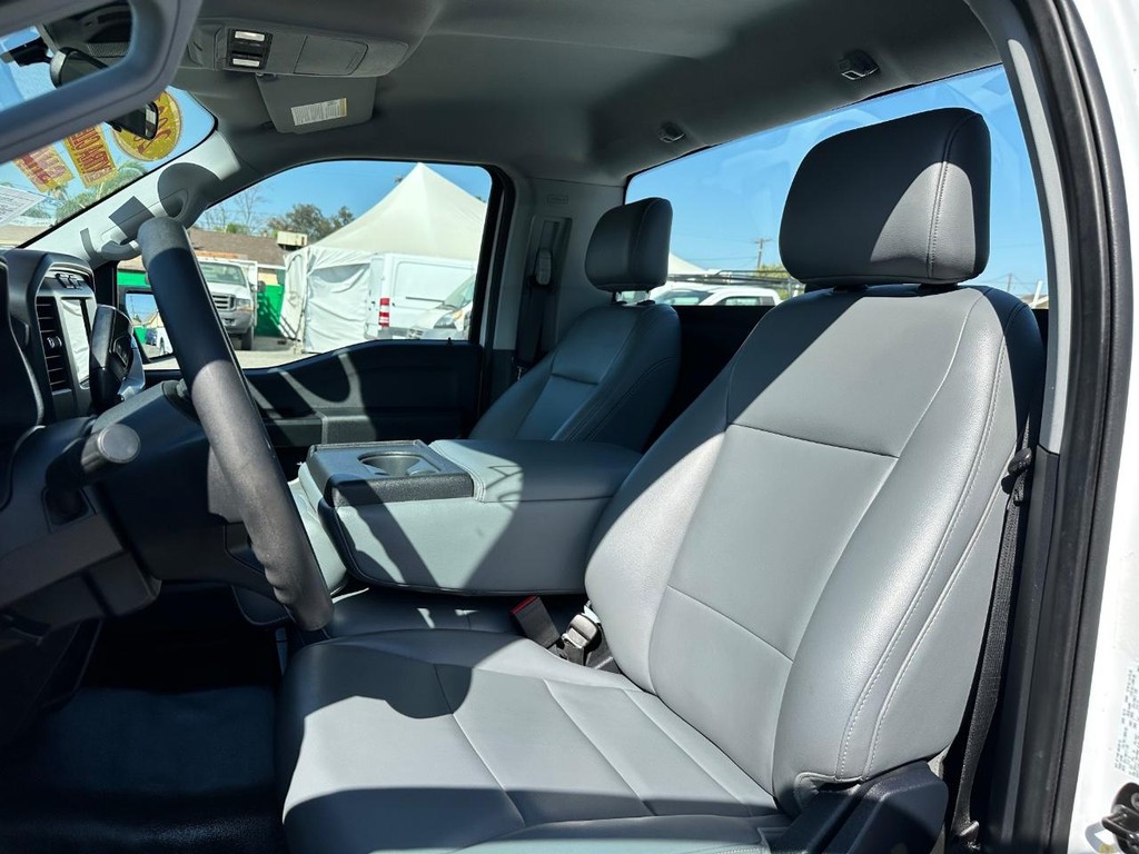 Ford F-150 Vehicle Full-screen Gallery Image 18