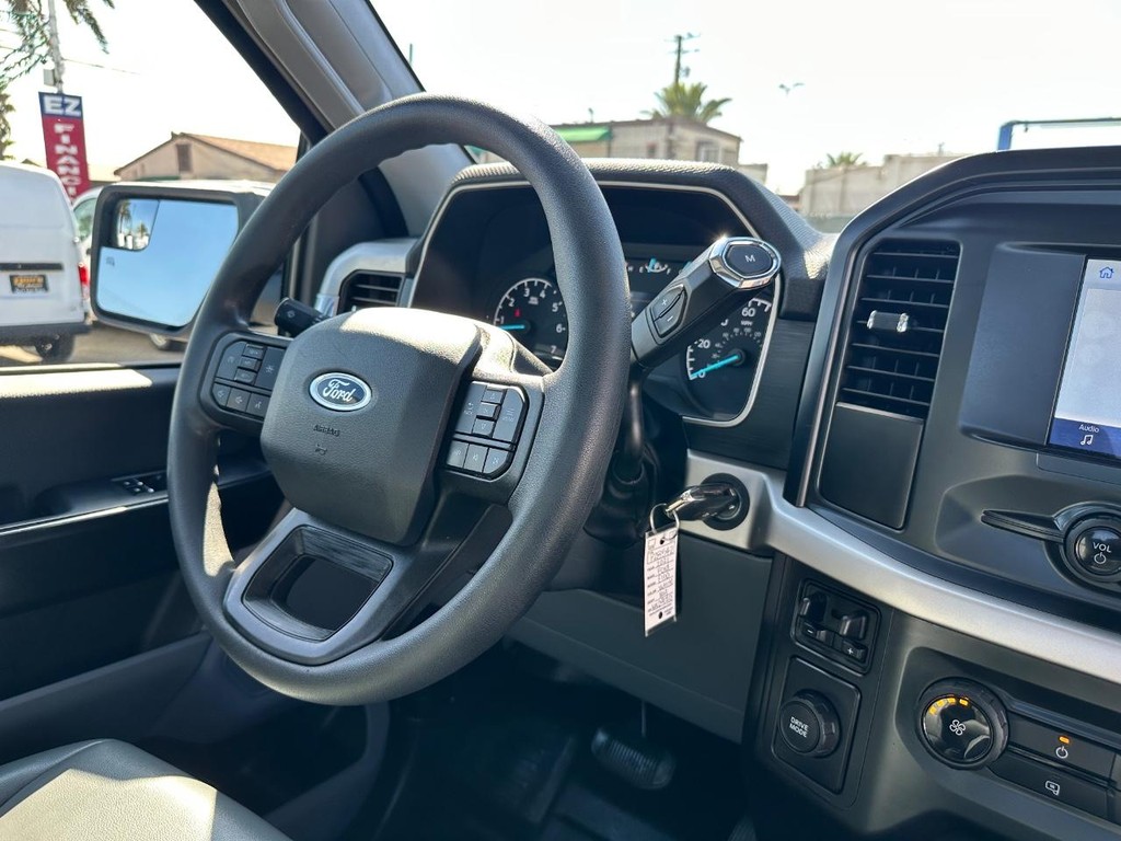Ford F-150 Vehicle Full-screen Gallery Image 23