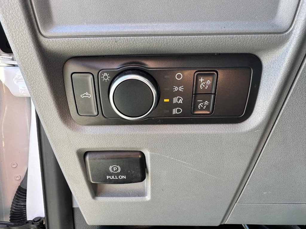 Ford F-150 Vehicle Full-screen Gallery Image 27