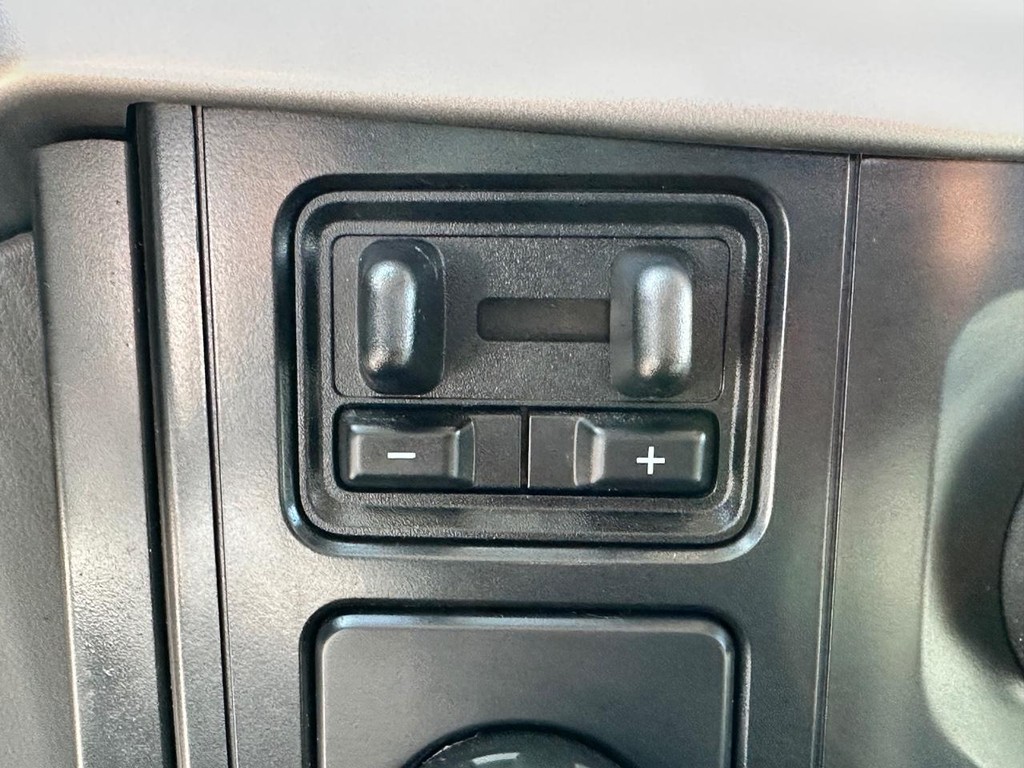 Ford F-150 Vehicle Full-screen Gallery Image 31