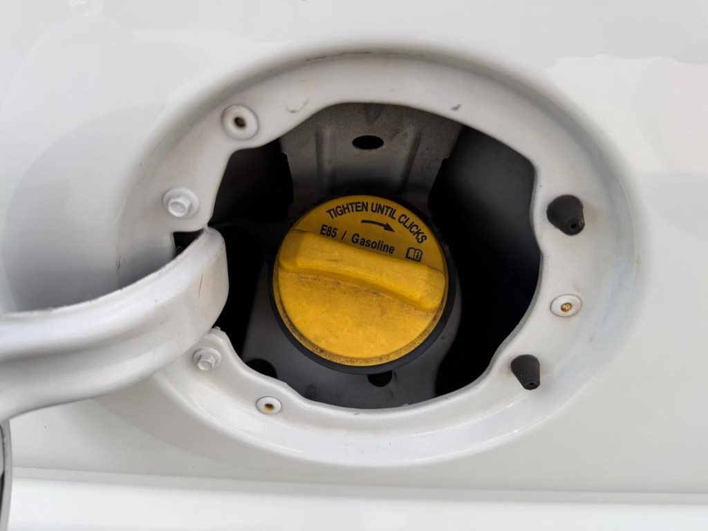 2010 Ford E-350 XLT Passenger photo 3