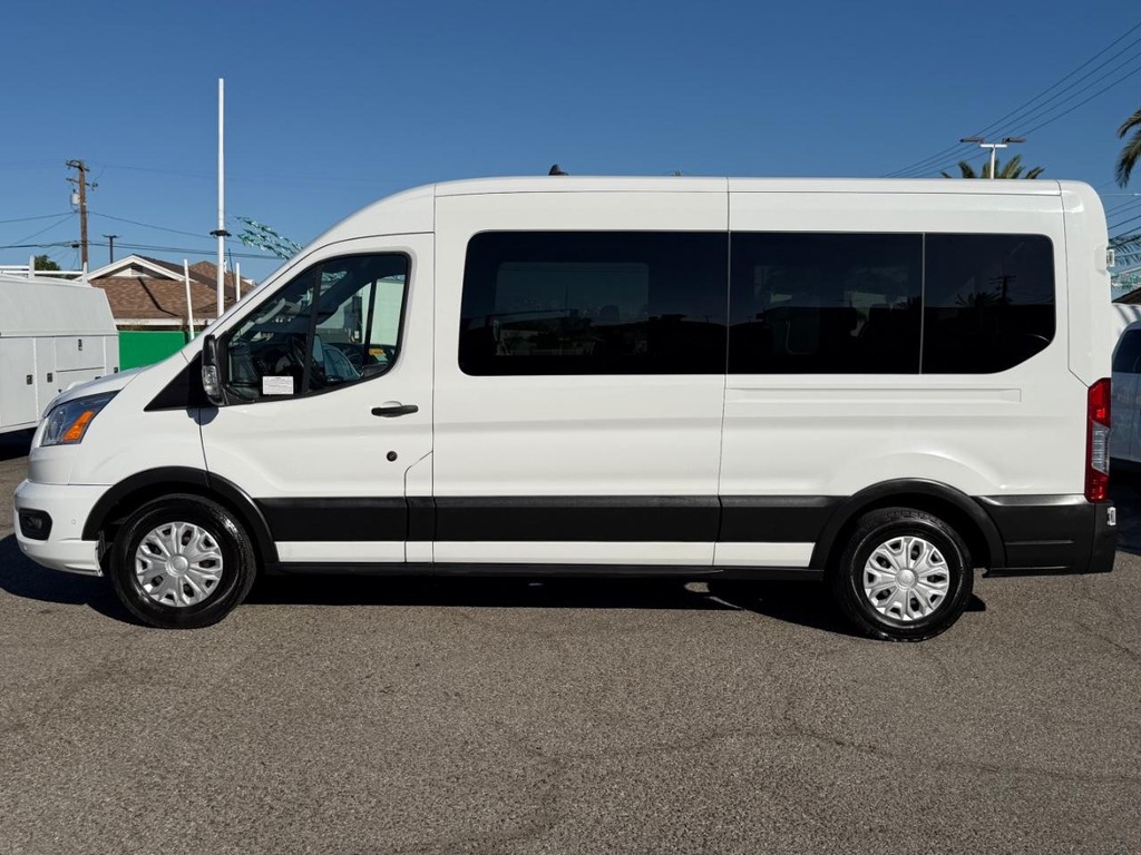 Ford Transit 350 Vehicle Full-screen Gallery Image 11