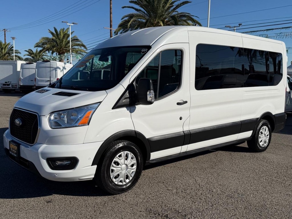 Ford Transit 350 Vehicle Full-screen Gallery Image 12