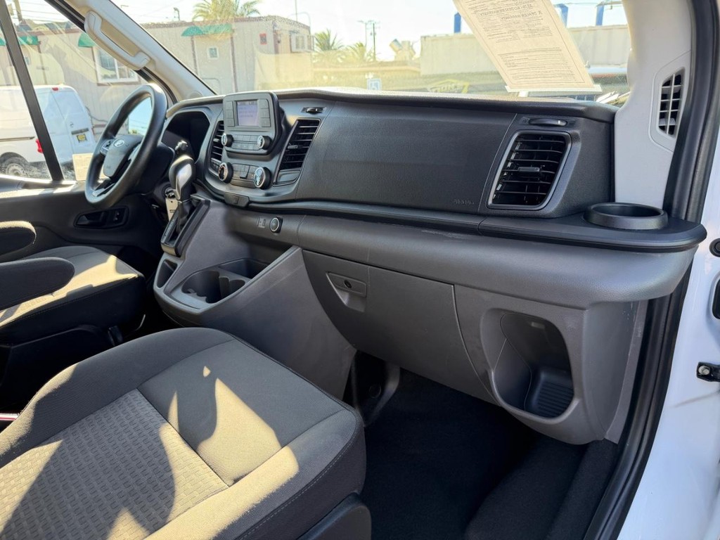 Ford Transit 350 Vehicle Full-screen Gallery Image 22