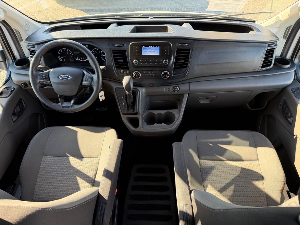 Ford Transit 350 Vehicle Full-screen Gallery Image 25