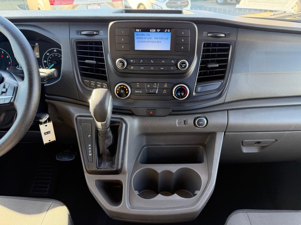 Ford Transit 350 Vehicle Full-screen Gallery Image 27