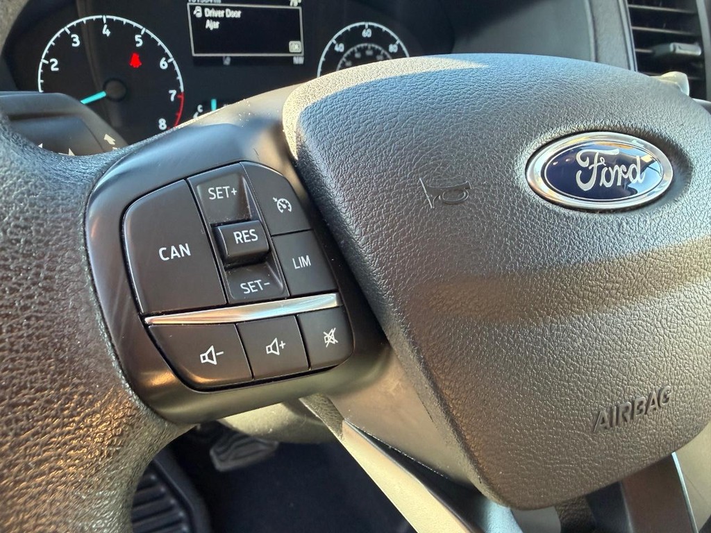 Ford Transit 350 Vehicle Full-screen Gallery Image 30