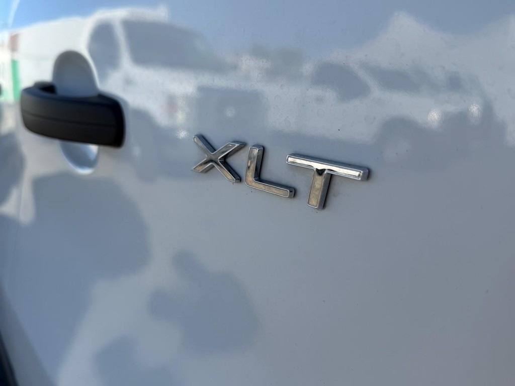 Ford Transit 350 Vehicle Full-screen Gallery Image 38