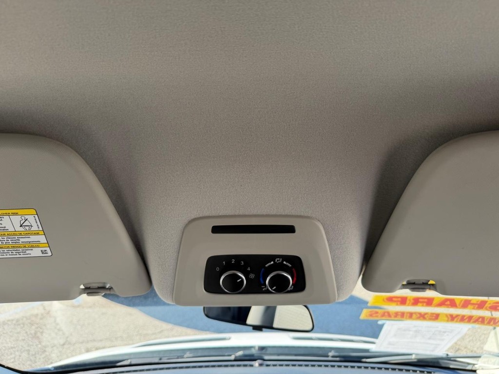 Ford Transit 350 Vehicle Full-screen Gallery Image 42