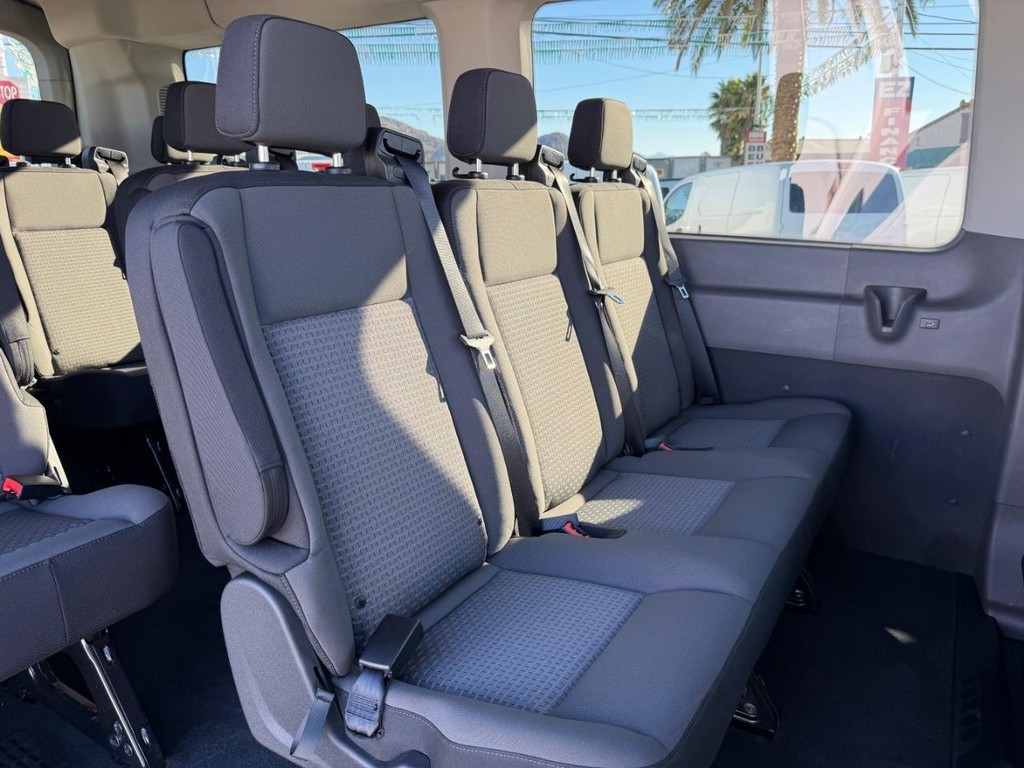 Ford Transit 350 Vehicle Full-screen Gallery Image 45