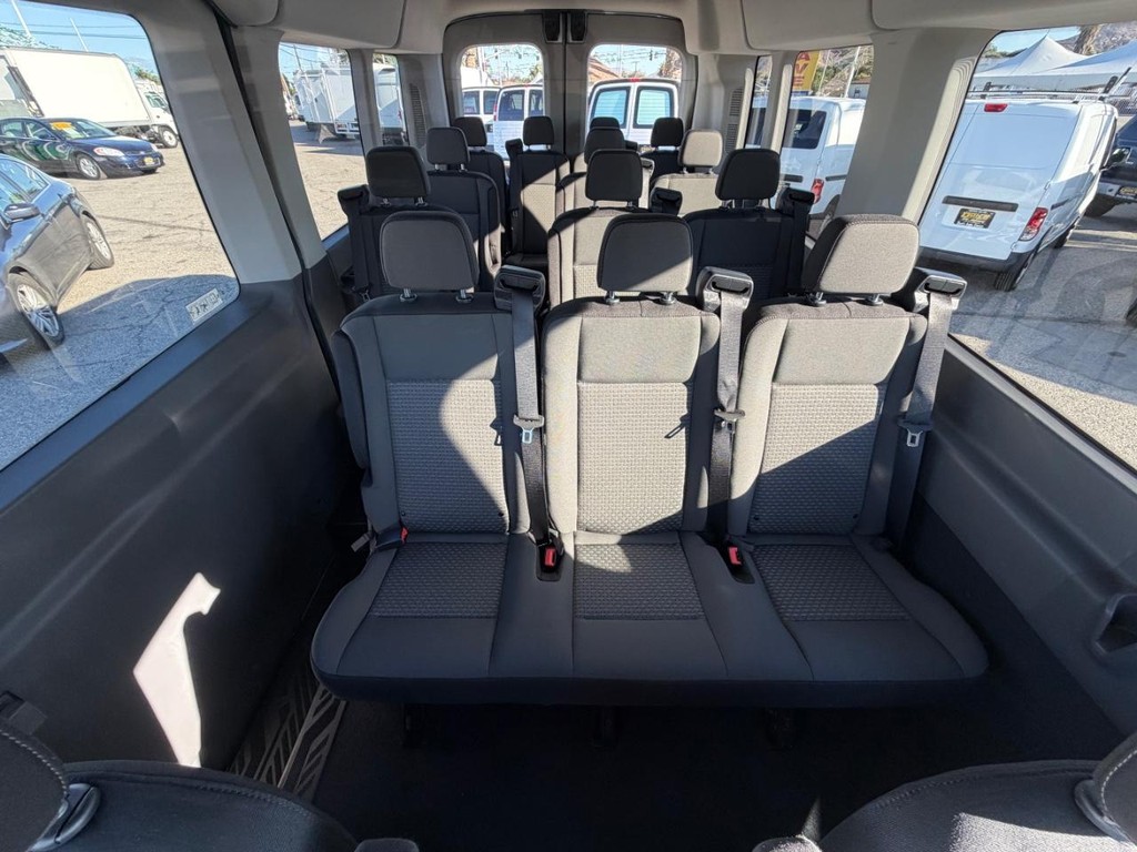 Ford Transit 350 Vehicle Full-screen Gallery Image 49