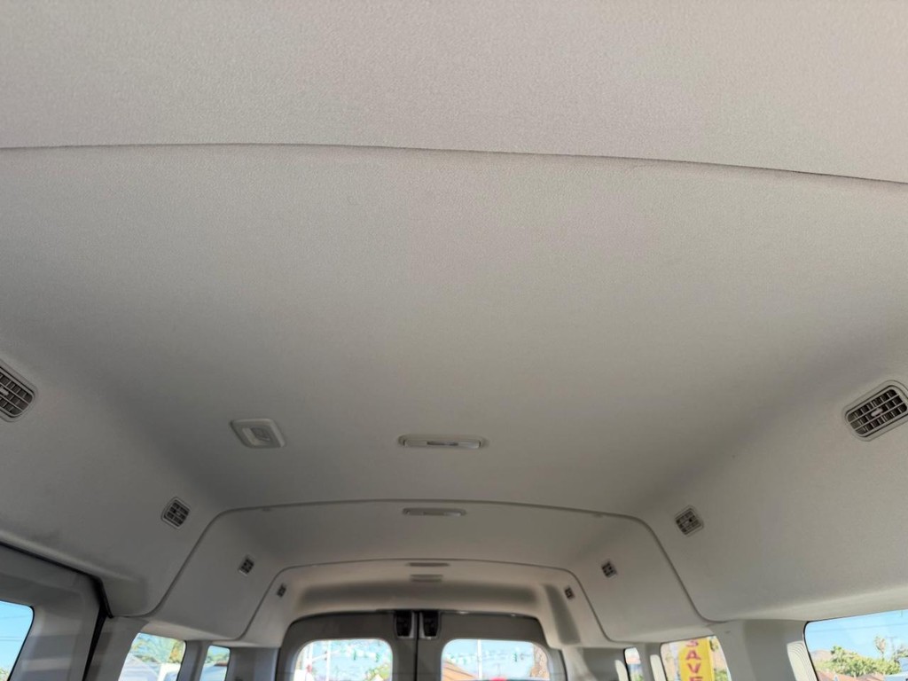 Ford Transit 350 Vehicle Full-screen Gallery Image 52