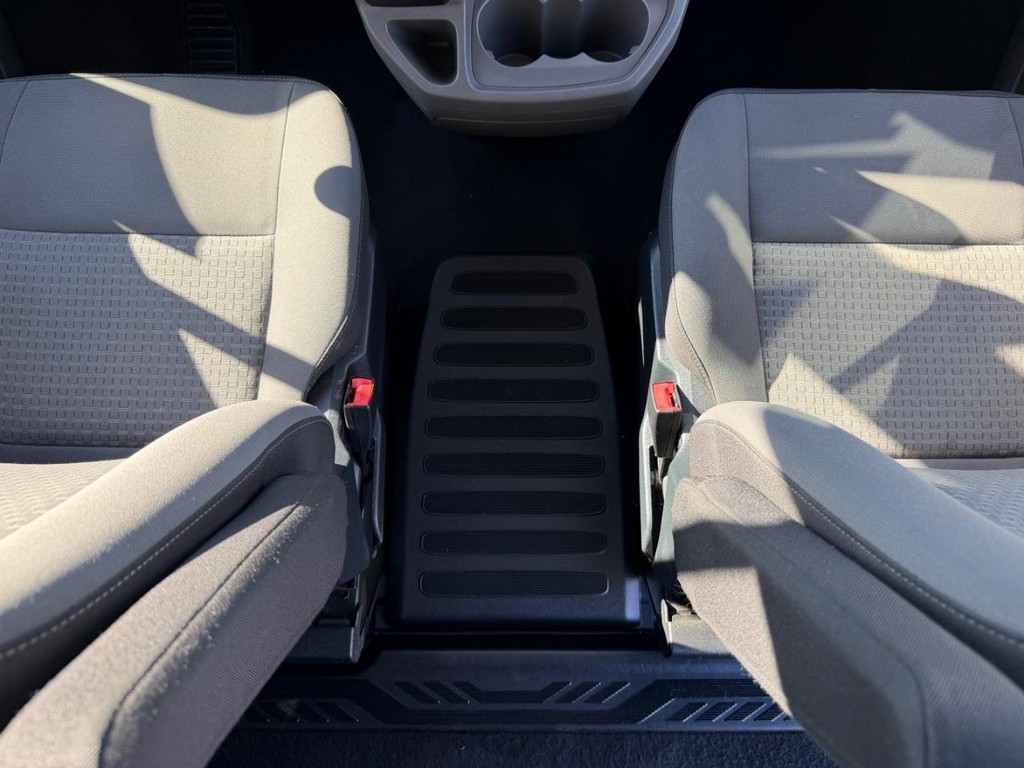 Ford Transit 350 Vehicle Full-screen Gallery Image 54