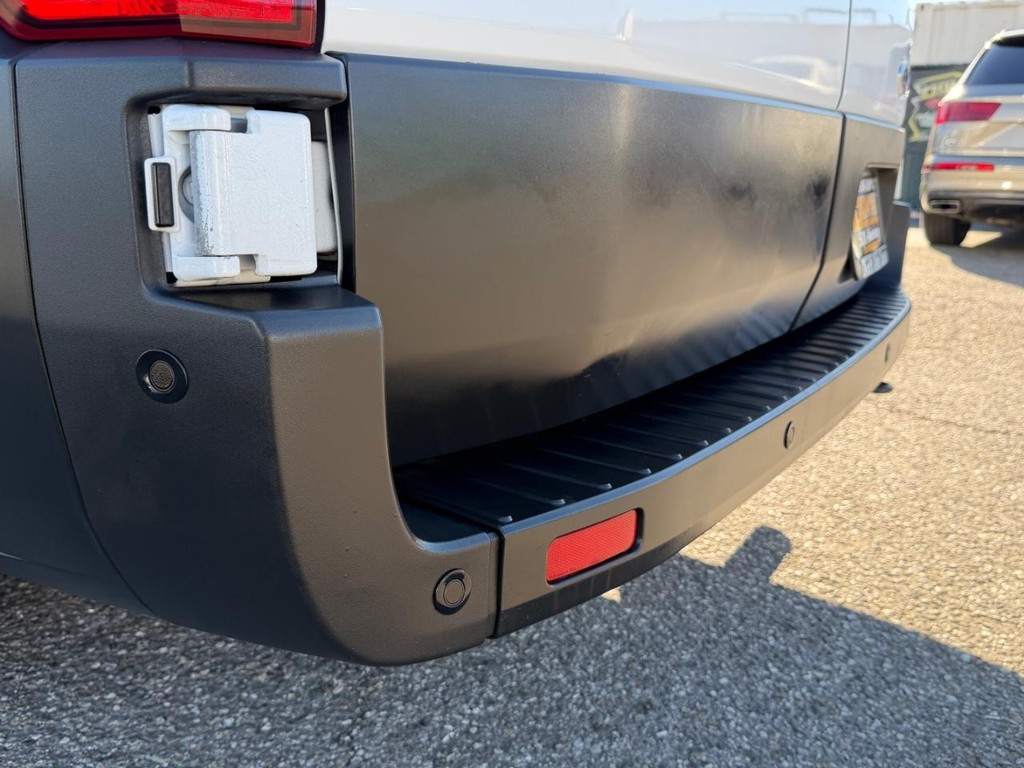 Ford Transit 350 Vehicle Full-screen Gallery Image 57