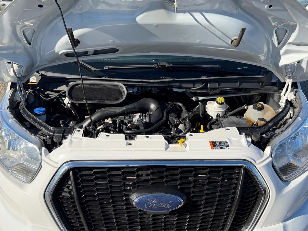 Ford Transit 350 Vehicle Full-screen Gallery Image 66