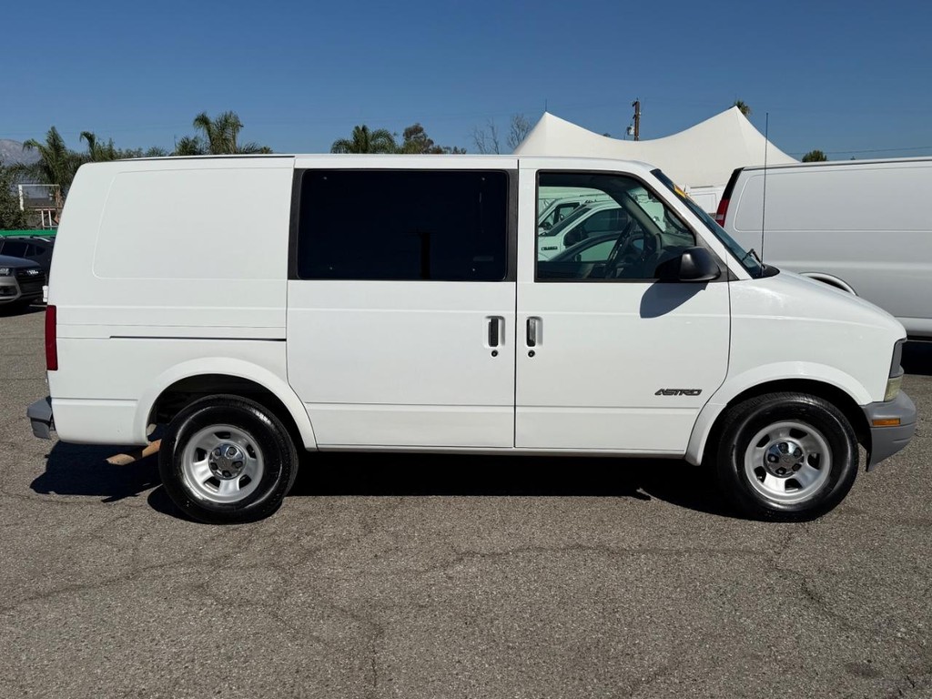 Chevrolet Astro Vehicle Full-screen Gallery Image 06