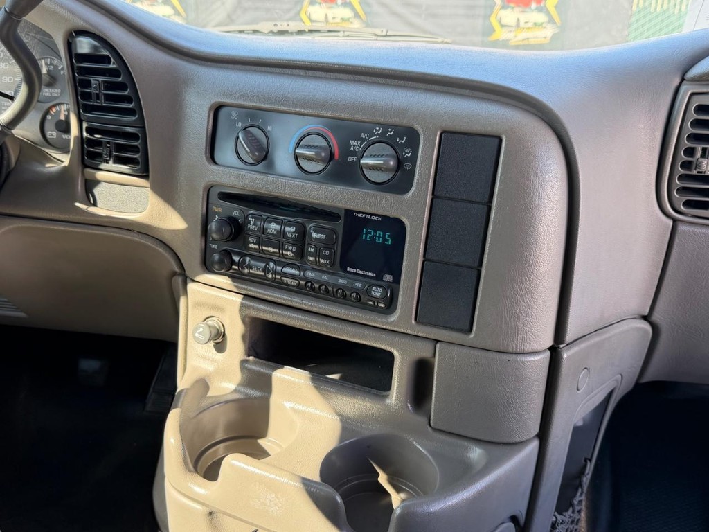 Chevrolet Astro Vehicle Full-screen Gallery Image 31