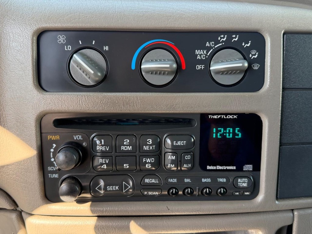 Chevrolet Astro Vehicle Full-screen Gallery Image 35