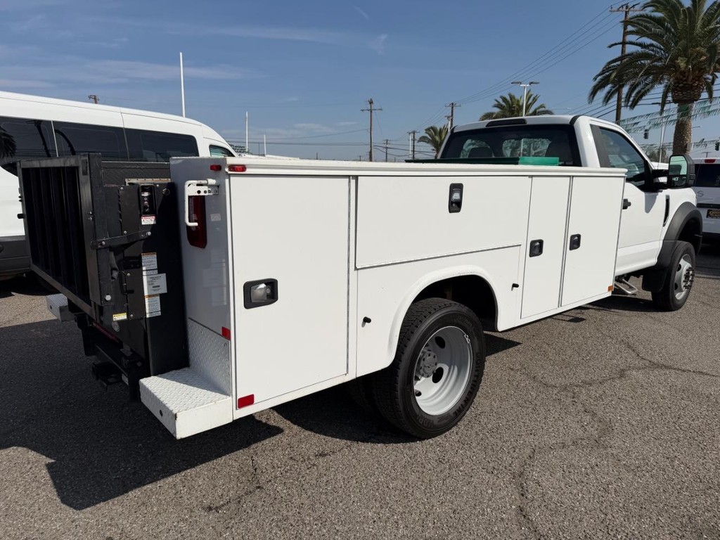 Ford F-550 Vehicle Full-screen Gallery Image 06