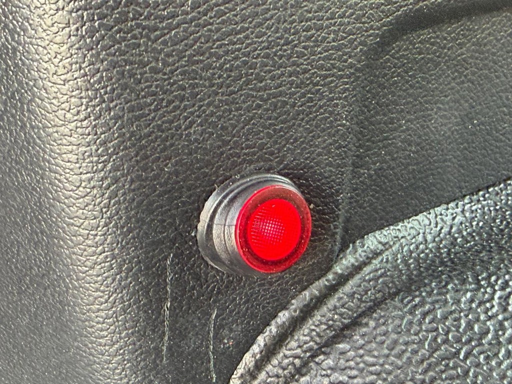 Ford F-550 Vehicle Full-screen Gallery Image 22