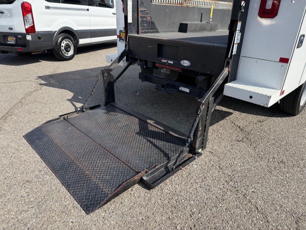 Ford F-550 Vehicle Full-screen Gallery Image 27