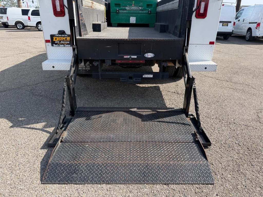 Ford F-550 Vehicle Full-screen Gallery Image 28